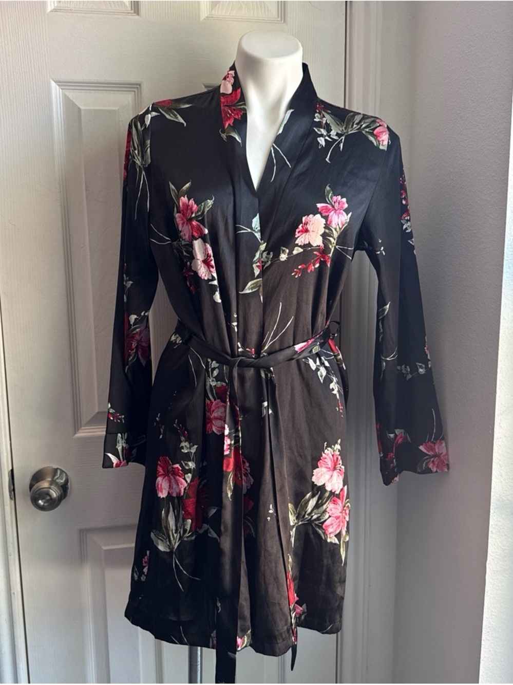 Apt. 9 Black Satin Floral Kimono Robe with Pink Blooms